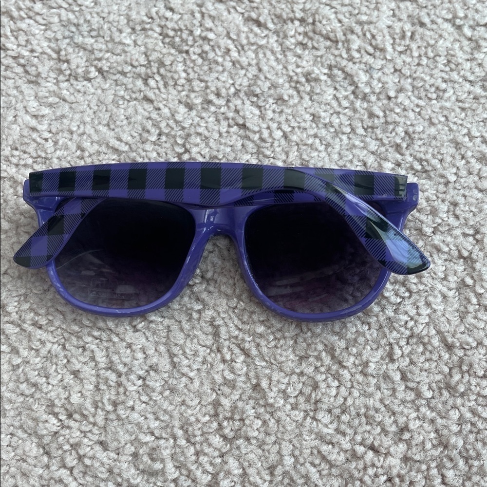 Chic Purple Plaid Sunglasses - Picture 3 of 9